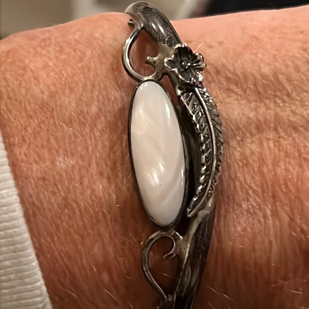 Unmarked Sterling Silver Native American opal cuff bracelet feather flowers